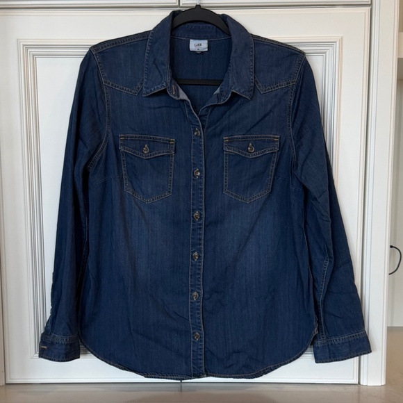 Cabi Rebel Shirt – Size M – Classic Denim Button-Down - Picture 1 of 4